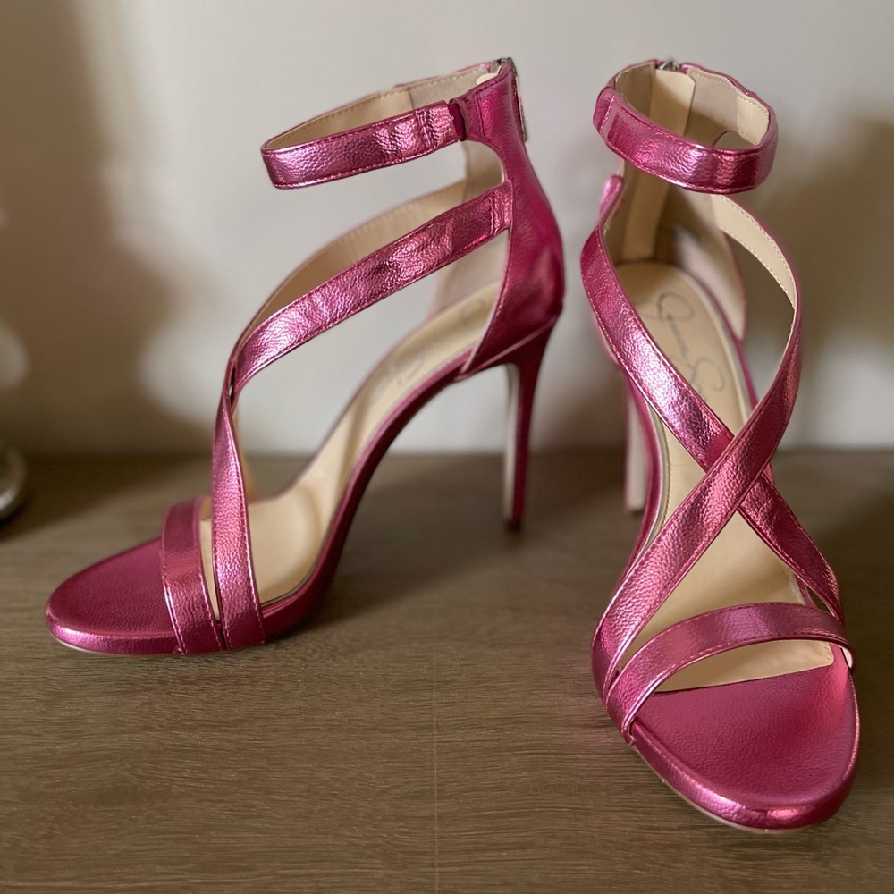 New! Gorgeous shiny pink Jessica Simpson strappy heels.💕